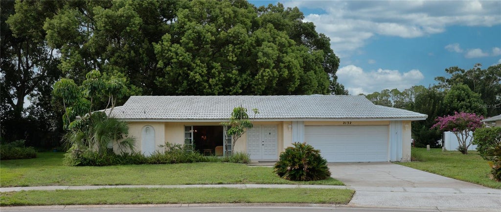 Photo of 2132 Portside Passage, Palm Harbor, FL 34685 (MLS # TB8532758)