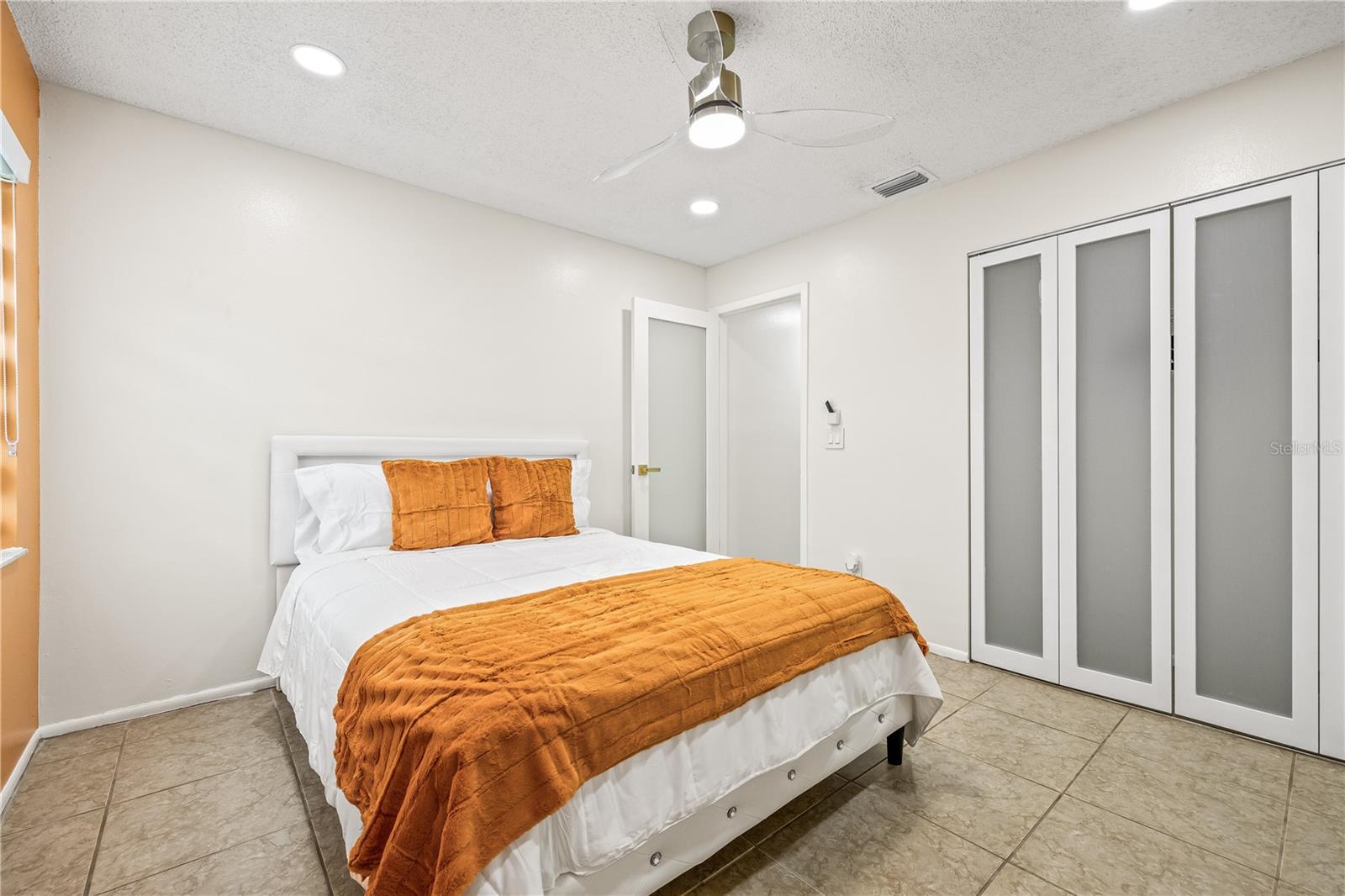 COUNTRY RUN UNIT II - Residential