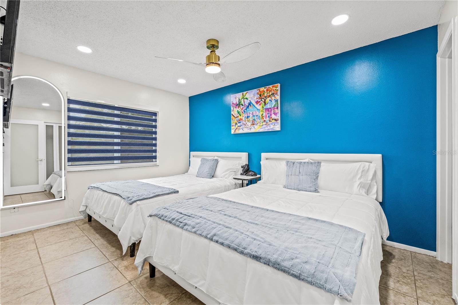 COUNTRY RUN UNIT II - Residential