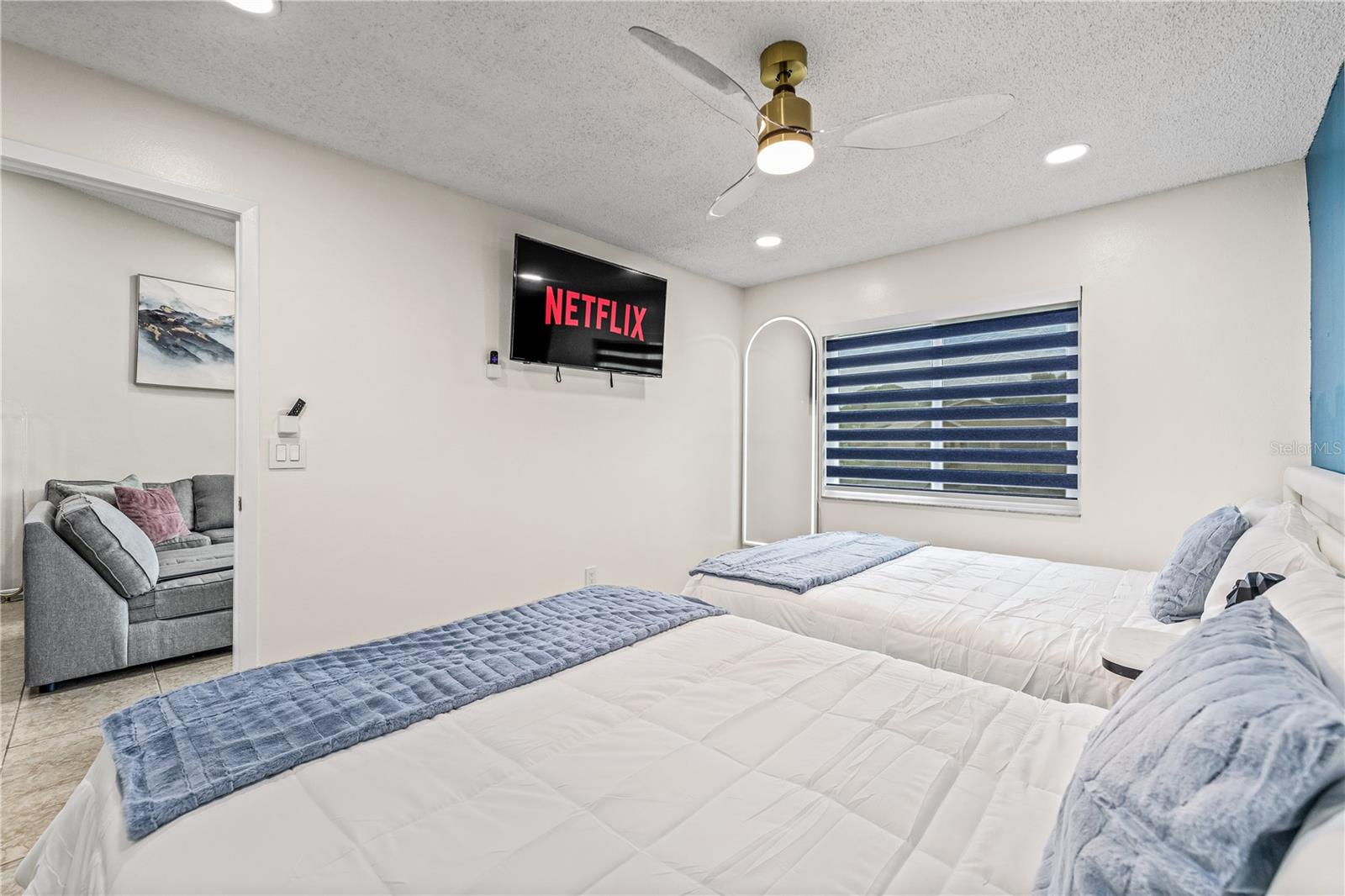 COUNTRY RUN UNIT II - Residential