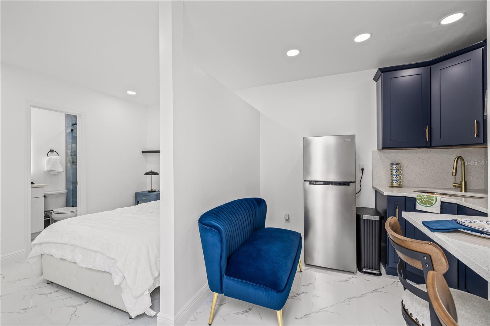 COUNTRY RUN UNIT II - Residential