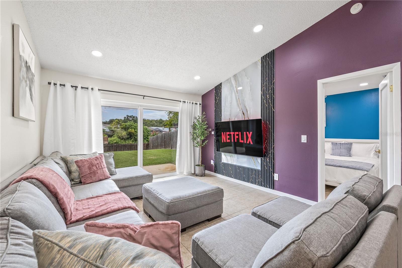 COUNTRY RUN UNIT II - Residential