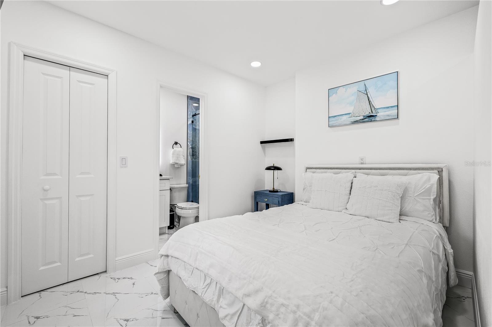 COUNTRY RUN UNIT II - Residential