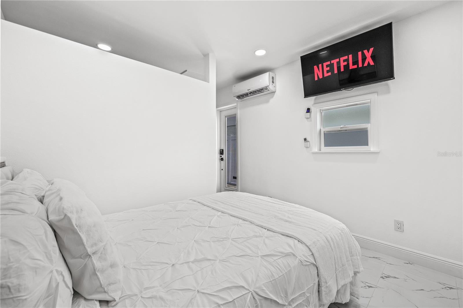 COUNTRY RUN UNIT II - Residential