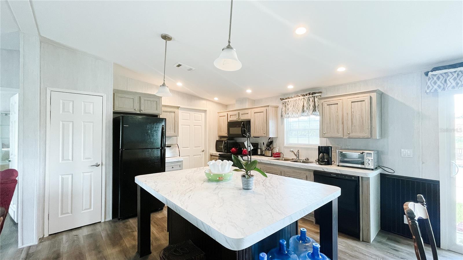 SOUTHERN COLONIZATION - Residential