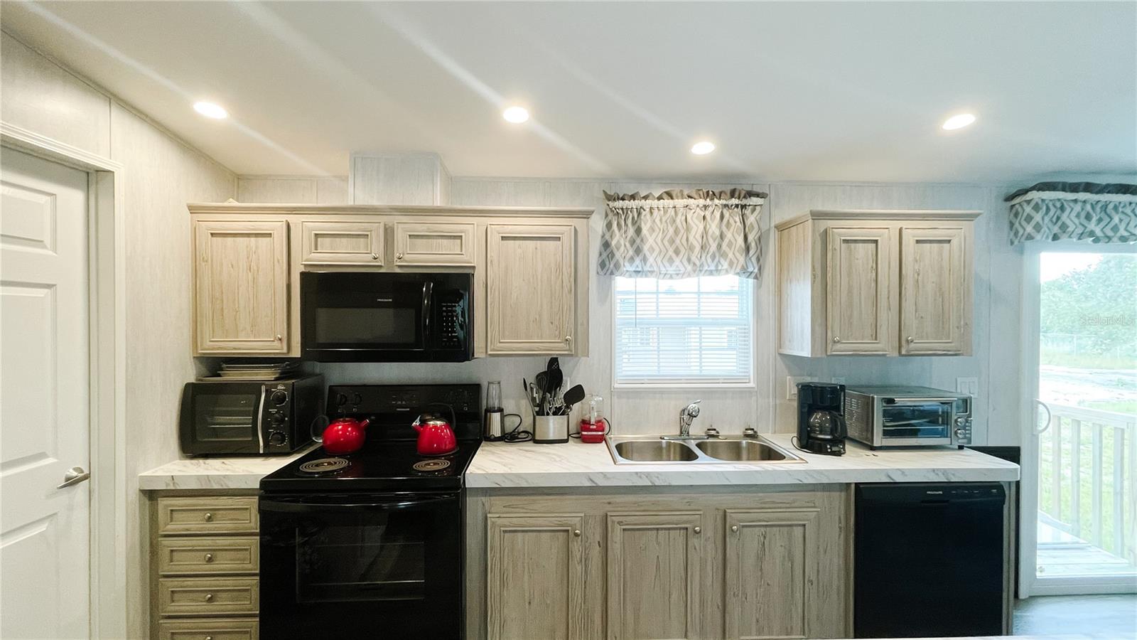 SOUTHERN COLONIZATION - Residential