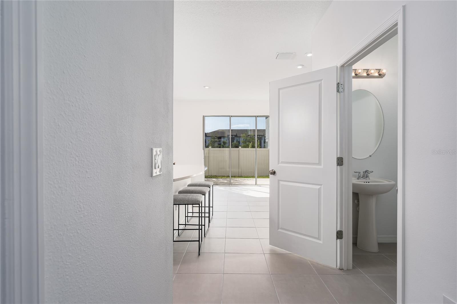 ARTISAN LAKES PRCL J PH I & II - Residential Lease