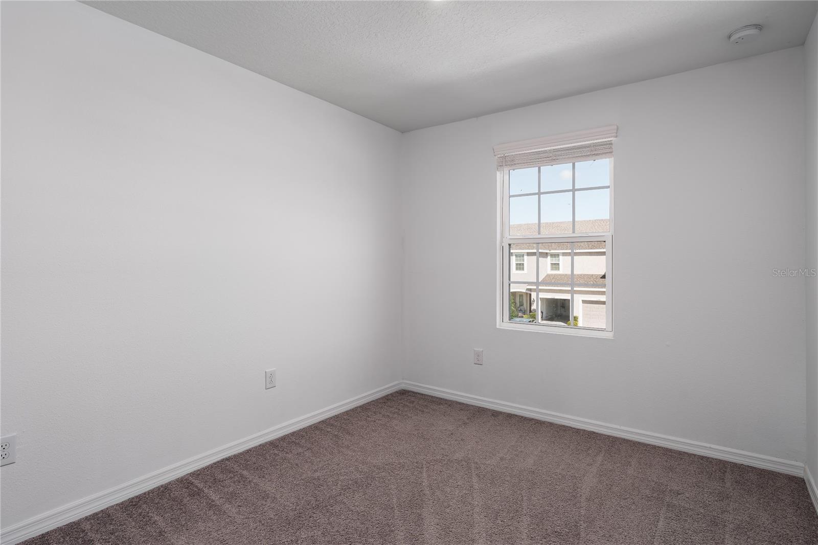 ARTISAN LAKES PRCL J PH I & II - Residential Lease