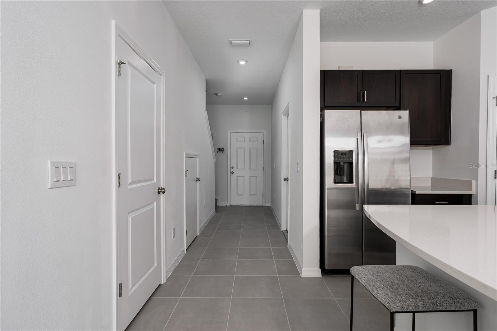 ARTISAN LAKES PRCL J PH I & II - Residential Lease