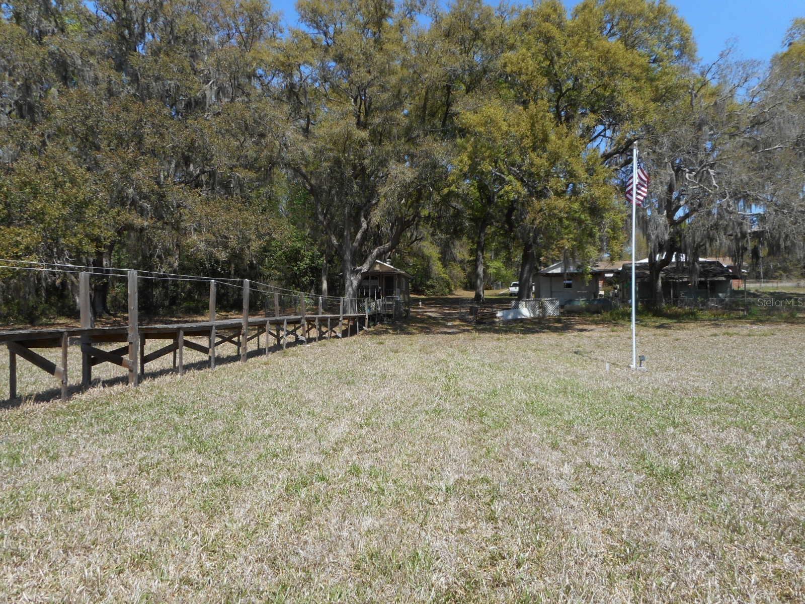 RAINBOW LAKES ESTATES - Residential