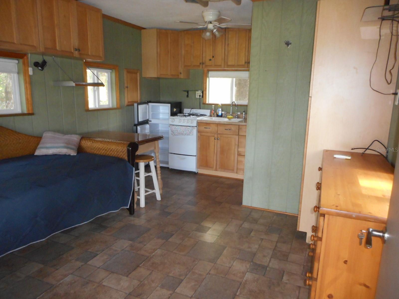 RAINBOW LAKES ESTATES - Residential
