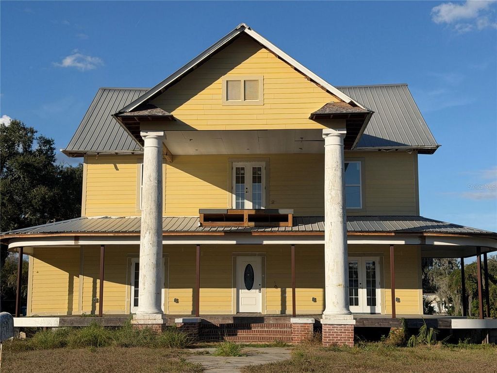 Photo of 701 1st Street NE, Fort Meade, FL 33841 (MLS # L4953727)