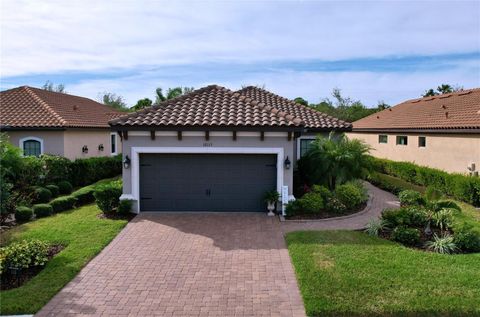 A home in PALMETTO