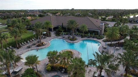 A home in PALMETTO