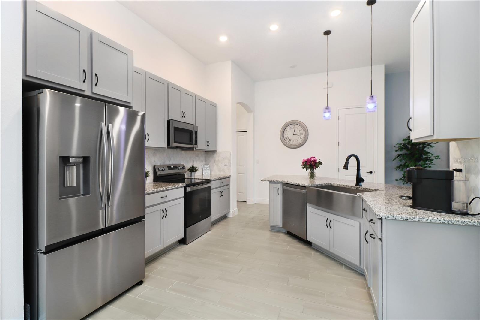 IMPERIAL LAKES RESIDENTIAL - Residential Lease