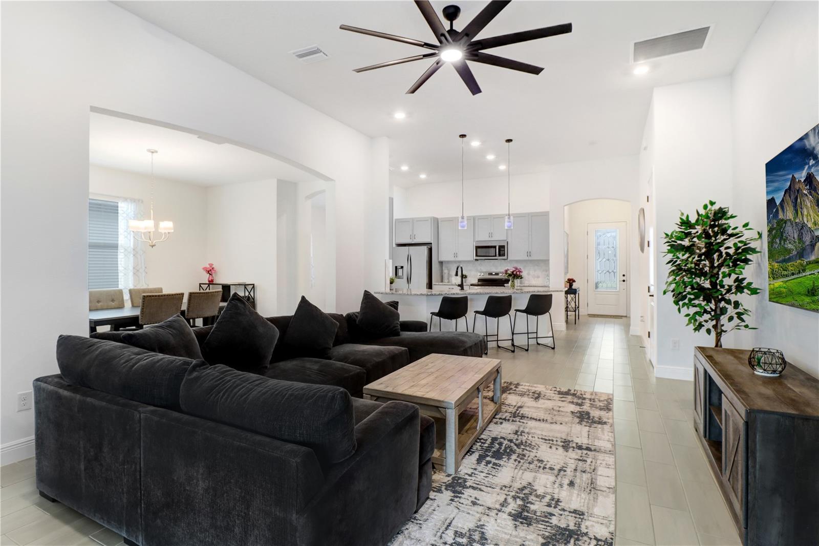 IMPERIAL LAKES RESIDENTIAL - Residential Lease