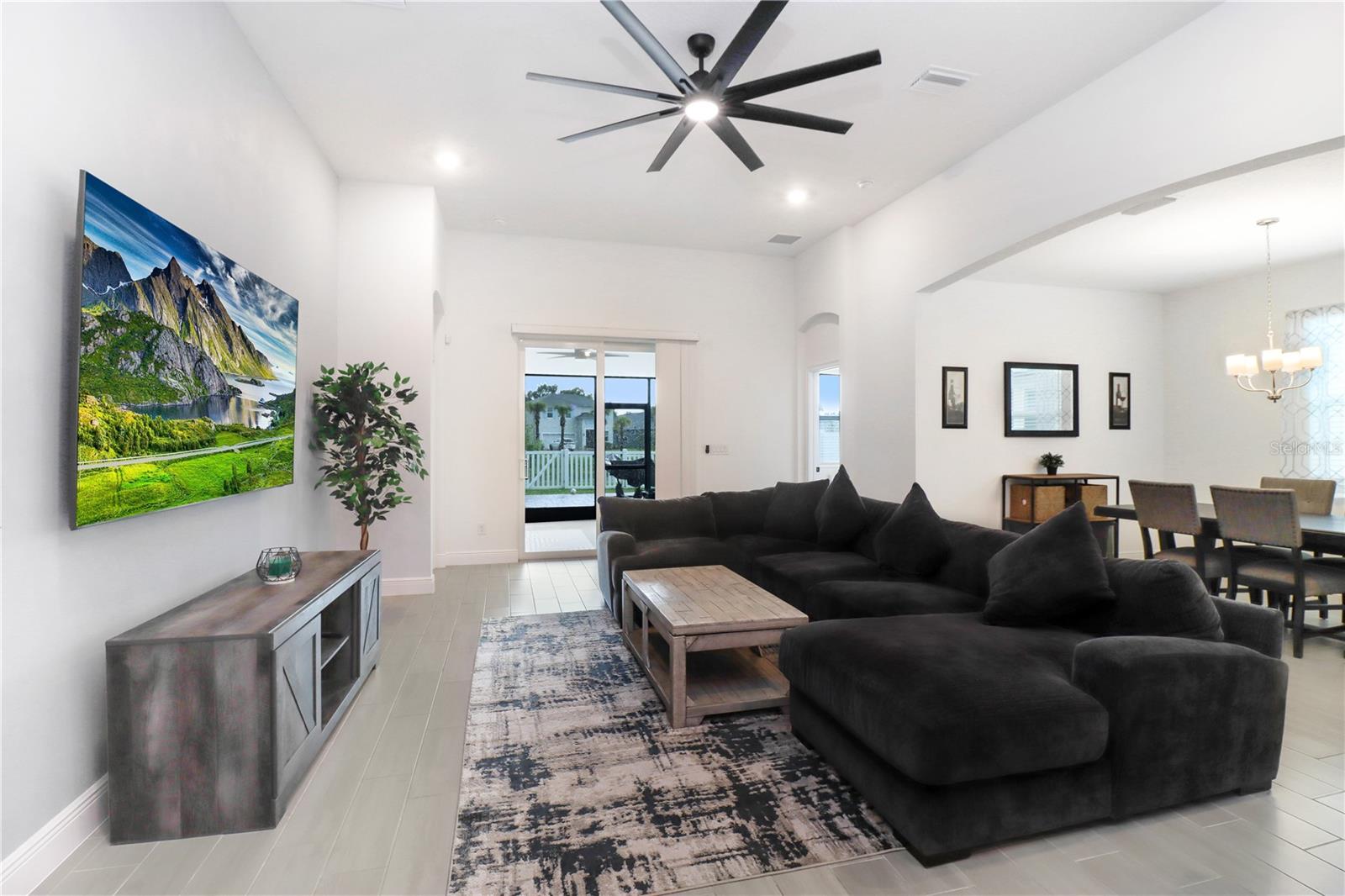 IMPERIAL LAKES RESIDENTIAL - Residential Lease