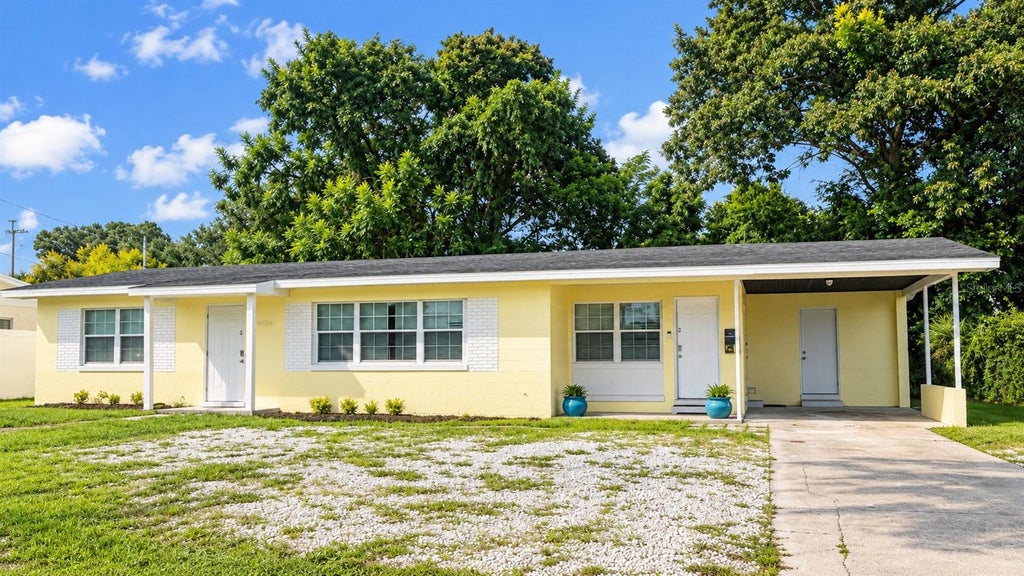 Photo of 703 Avenue L SE, Winter Haven, FL 33880 (MLS # S5159550)