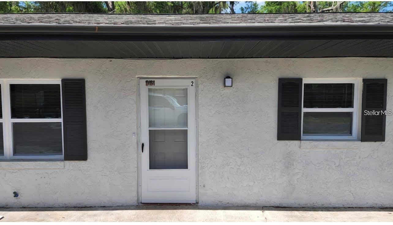 AMAZING RENTAL. AWESOME CONTEMPORARY HOUSE WITH AN AMAZING KITCHEN WITH GRANITE COUNTERTOP, APPLIANCES INCLUDED. YOU GOT TO COME AND SEE IT TODAY.