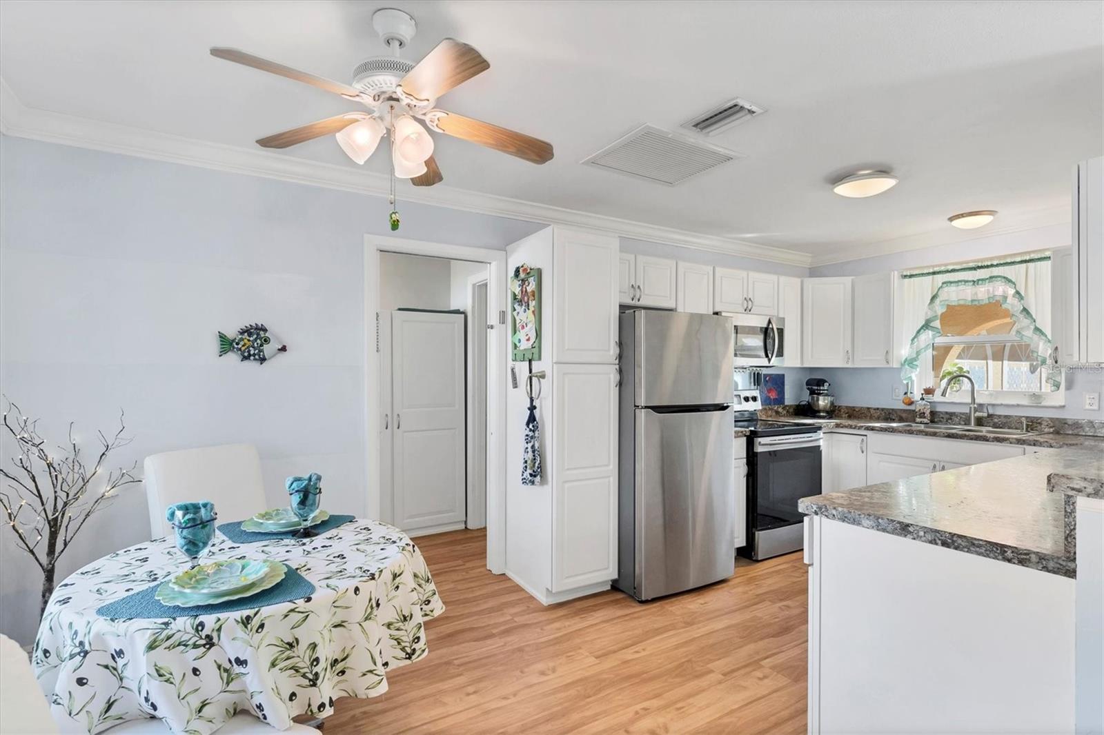 SOUTH VENICE - Residential