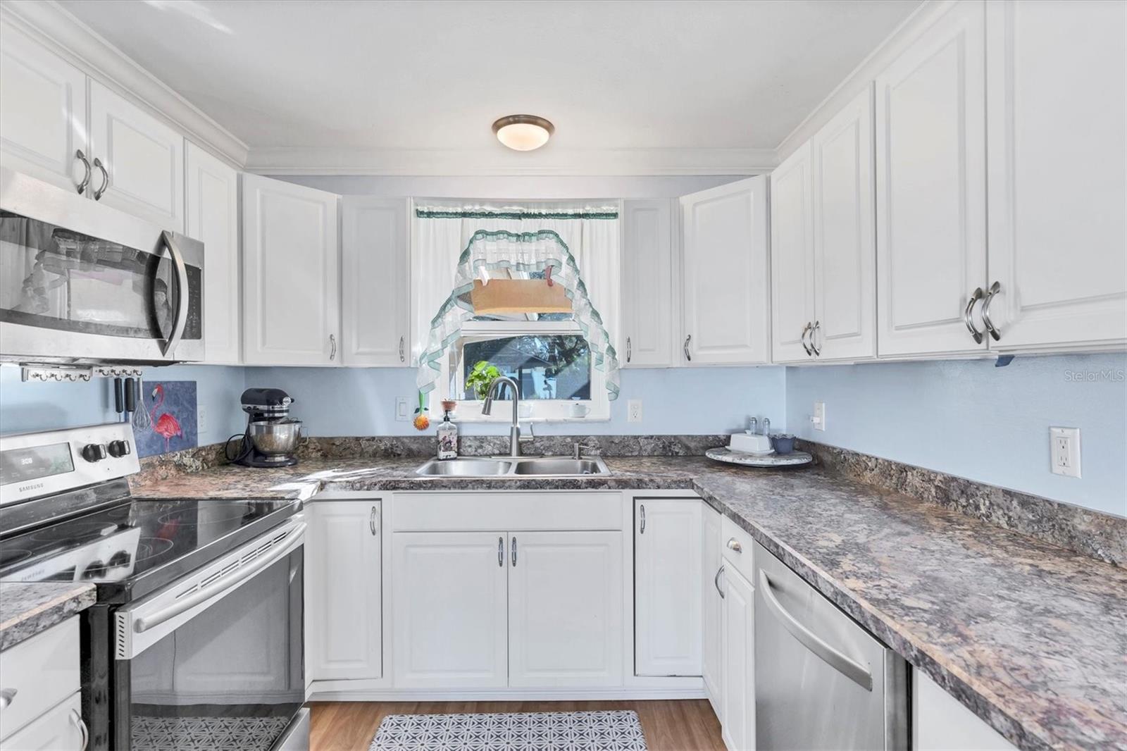 SOUTH VENICE - Residential