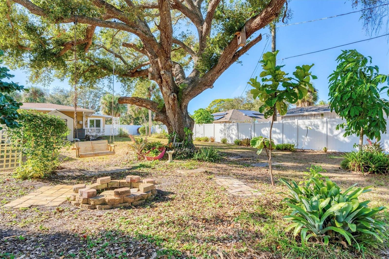 SOUTH VENICE - Residential