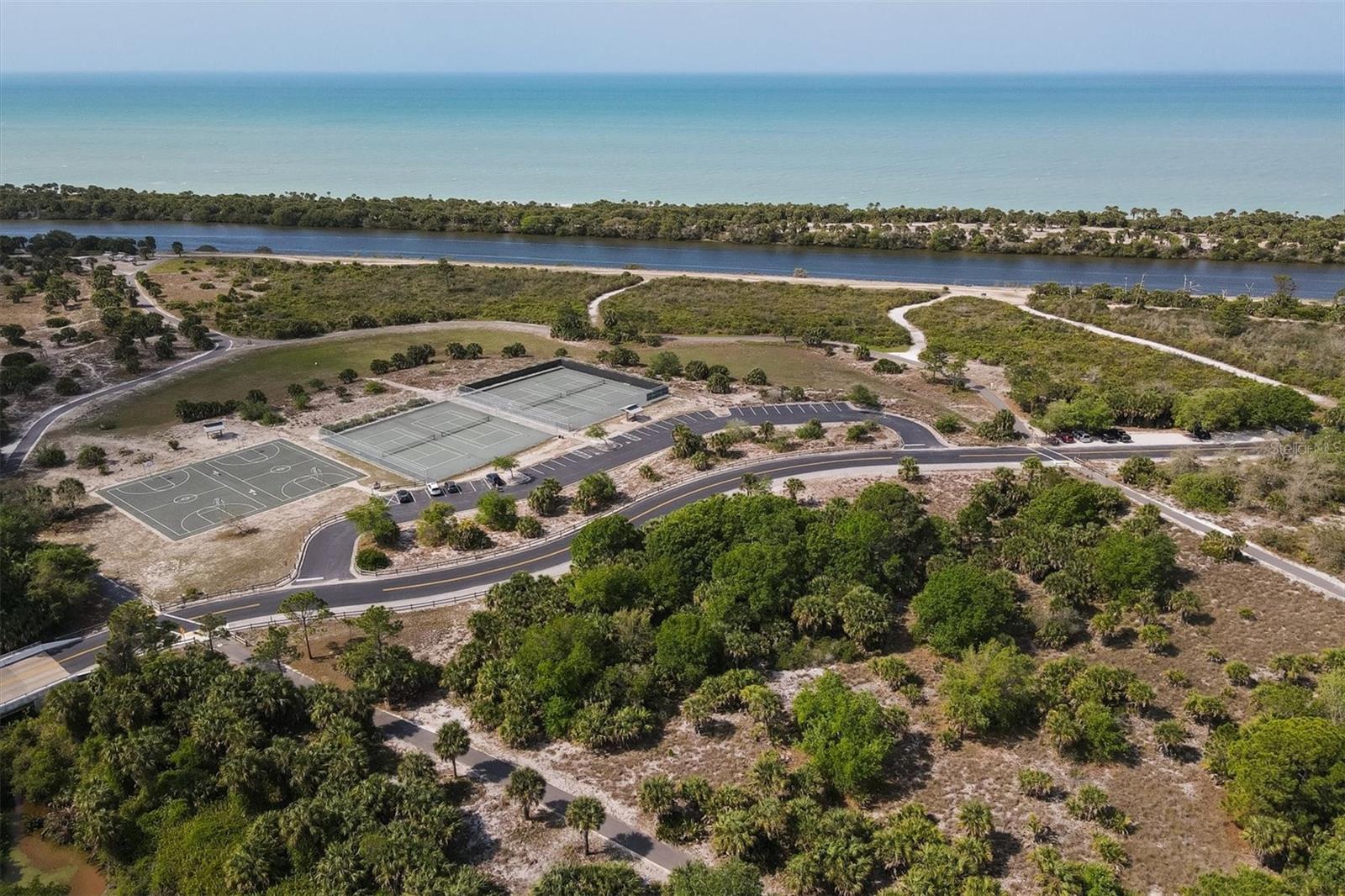 SOUTH VENICE - Residential