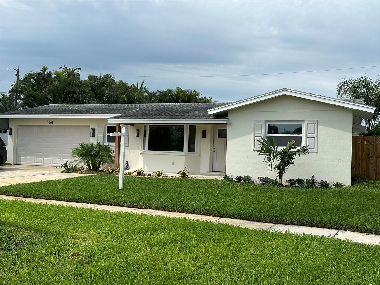 Photo 1 of 51 — 1563 EDEN ISLE BOULEVARD NE, ST PETERSBURG, FL 33704