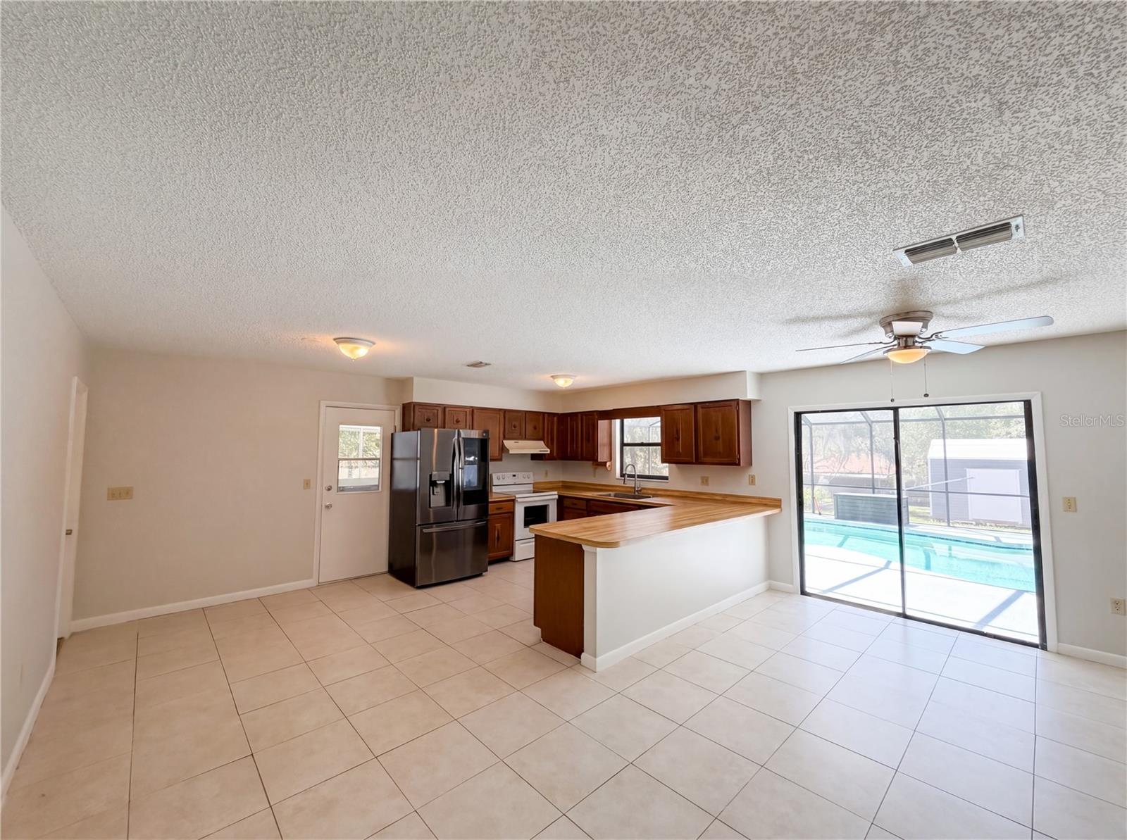SILVER SPGS SHORES 04 - Residential