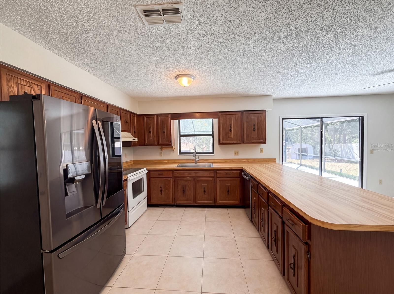 SILVER SPGS SHORES 04 - Residential