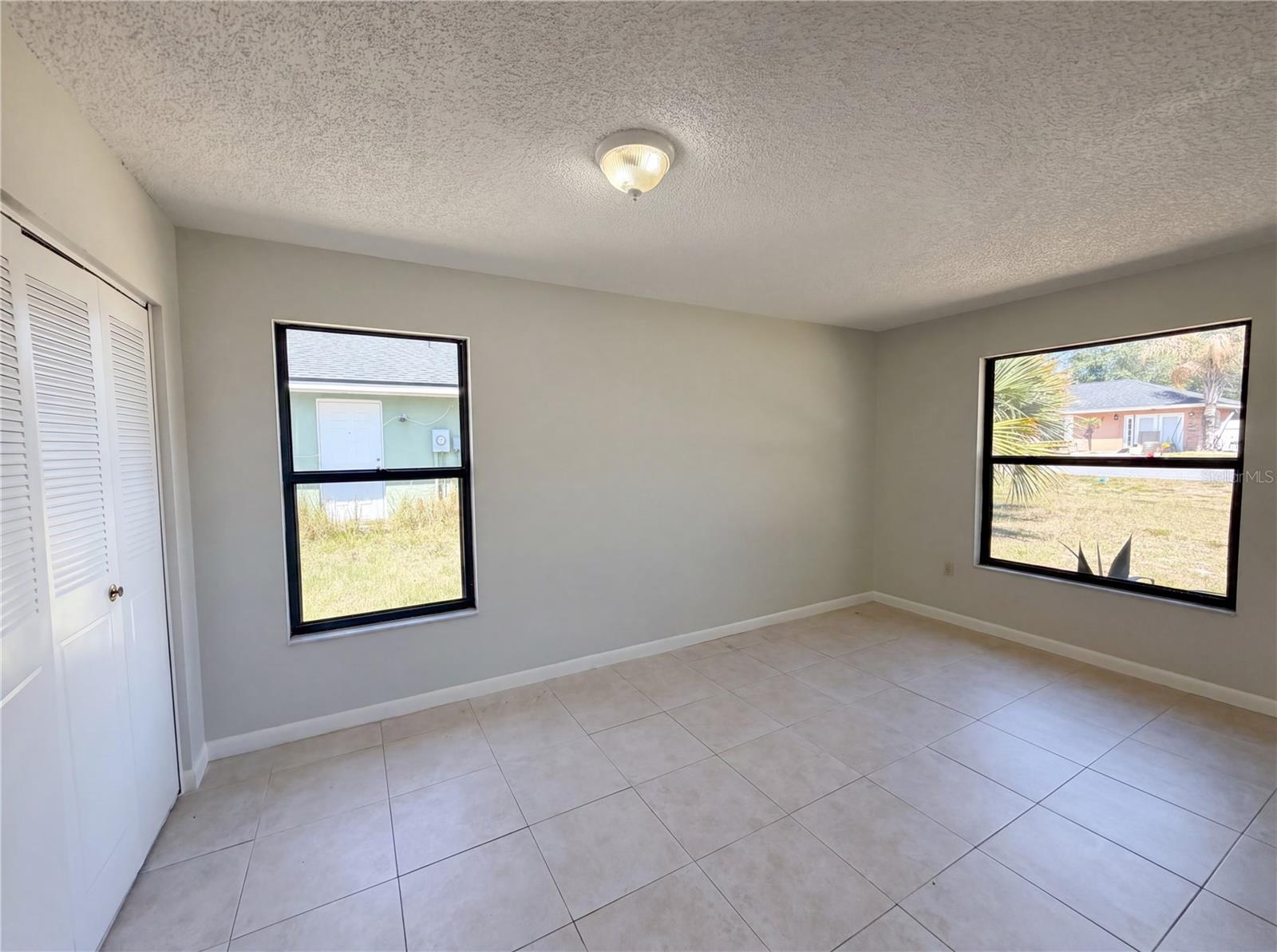 SILVER SPGS SHORES 04 - Residential
