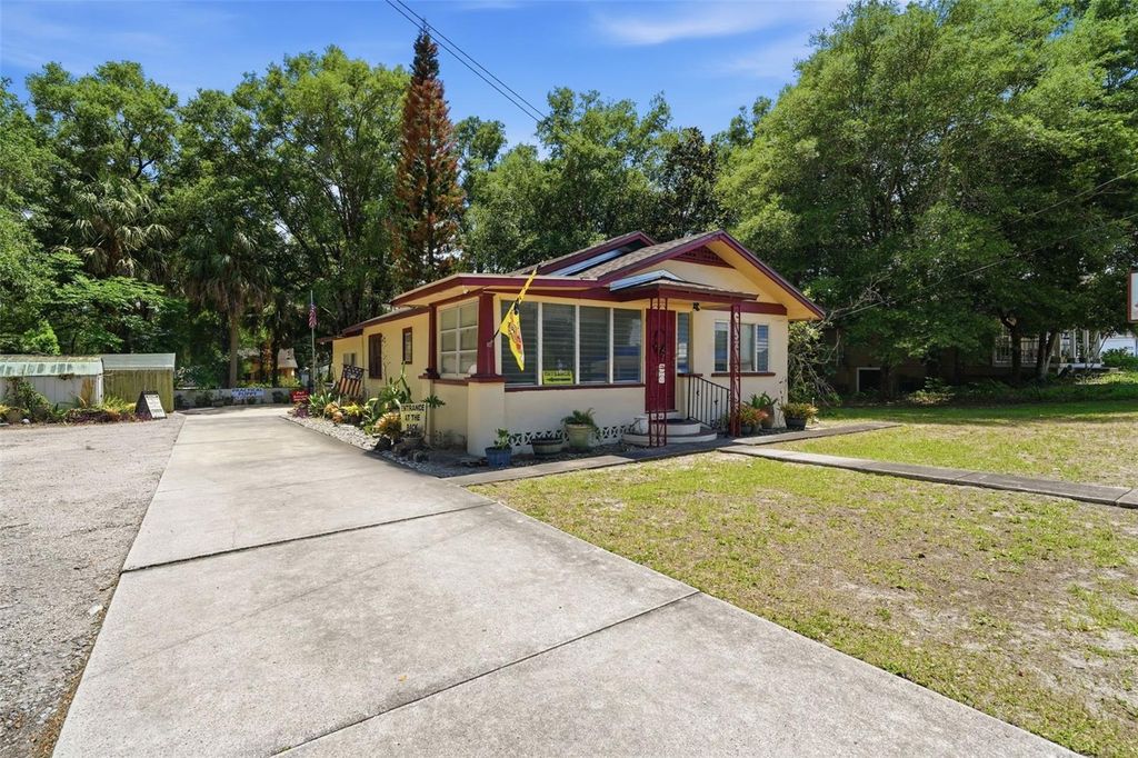 Photo of 718 E New York Avenue, Deland, FL 32724 (MLS # V4949160)