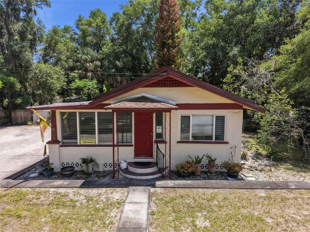 Photo of 718 E New York Avenue, Deland, FL 32724 (MLS # V4949160)