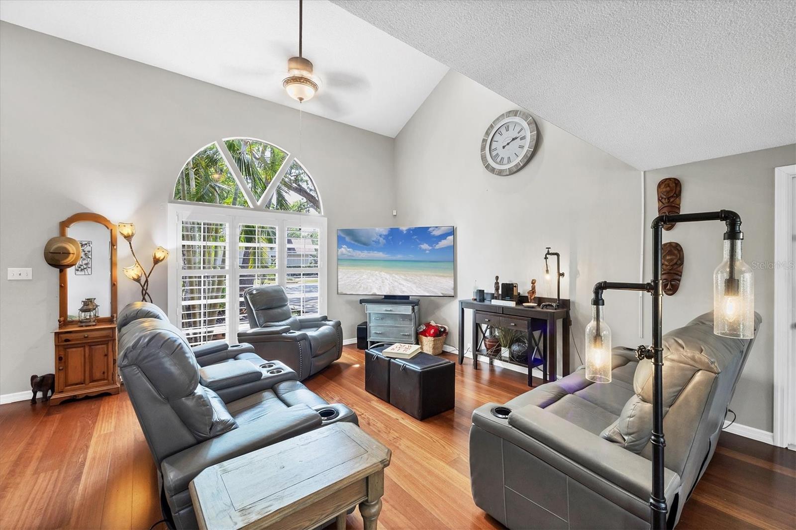 4063 WOODVIEW DRIVE