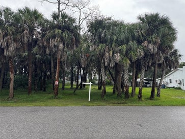 PINEDALE COURT HERNANDO BEACH FL 34607