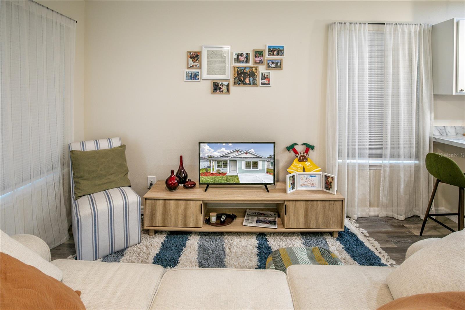 1282 COTTAGE CIRCLE