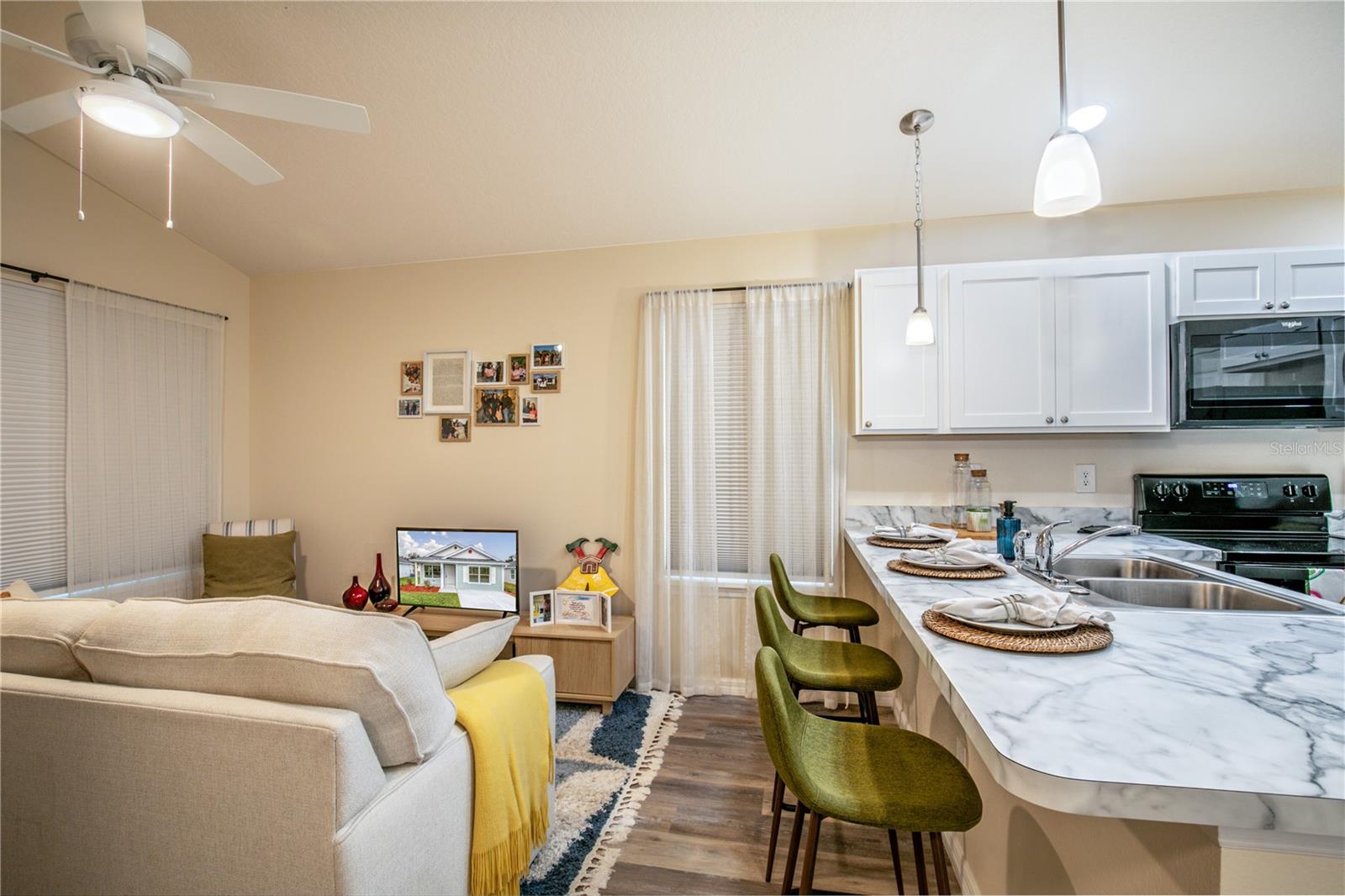 1282 COTTAGE CIRCLE