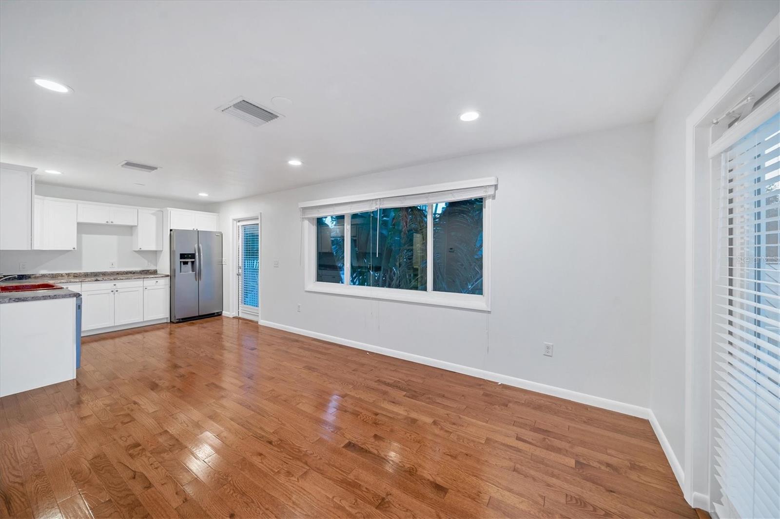 SOUTH VENEZIA PARK - Residential Lease