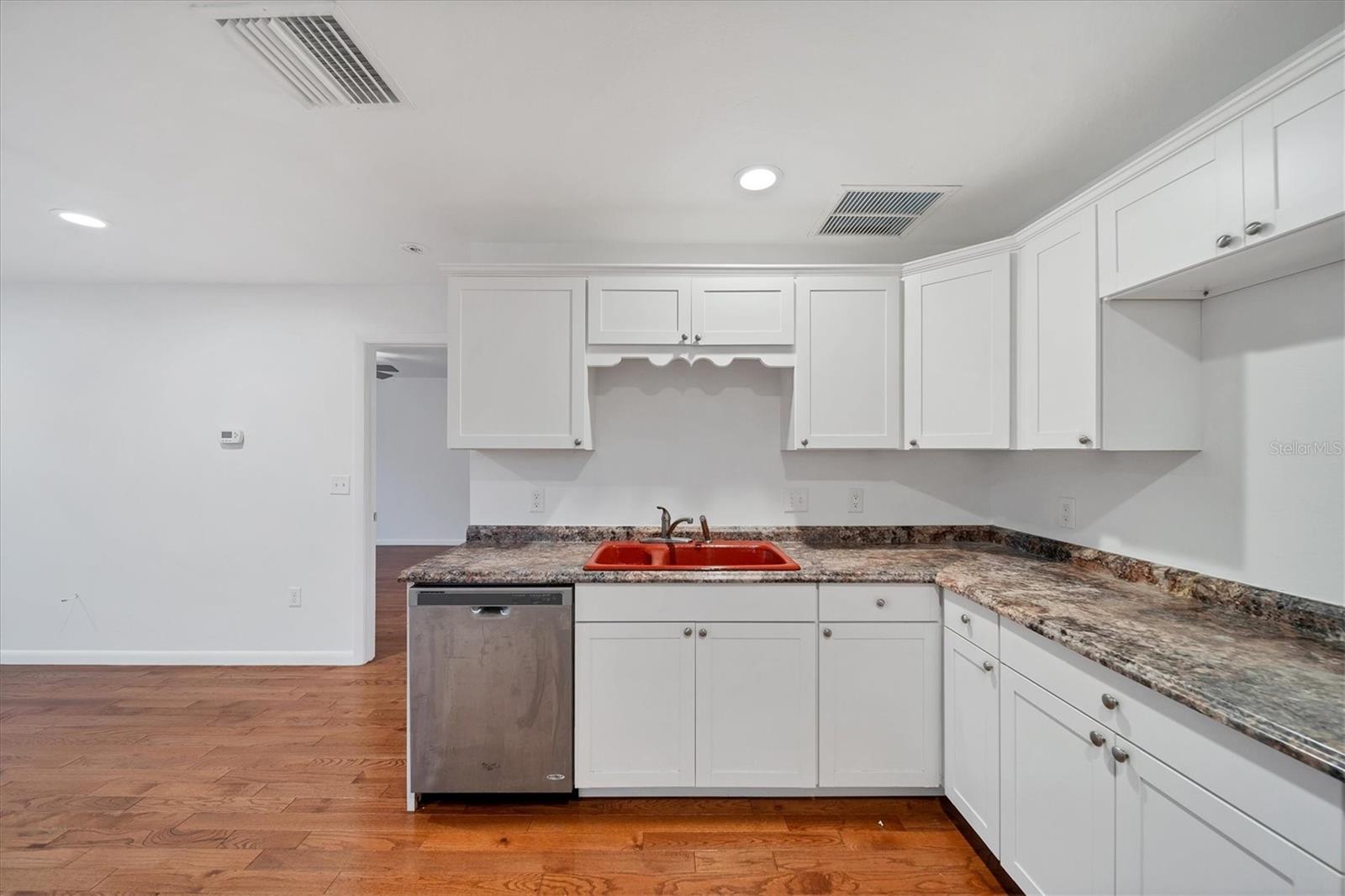 SOUTH VENEZIA PARK - Residential Lease