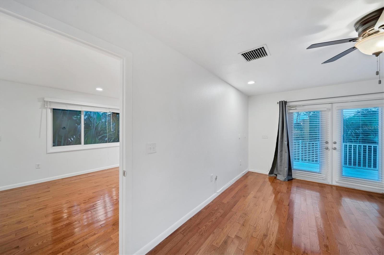 SOUTH VENEZIA PARK - Residential Lease