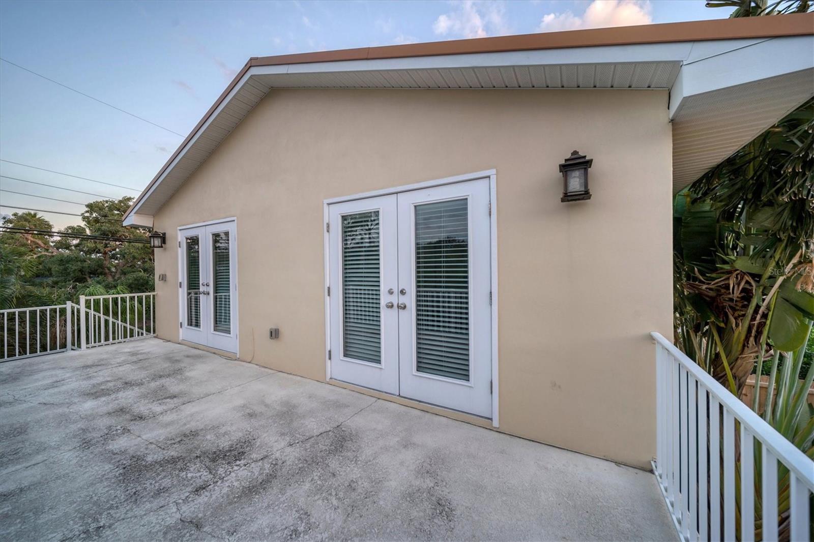 SOUTH VENEZIA PARK - Residential Lease