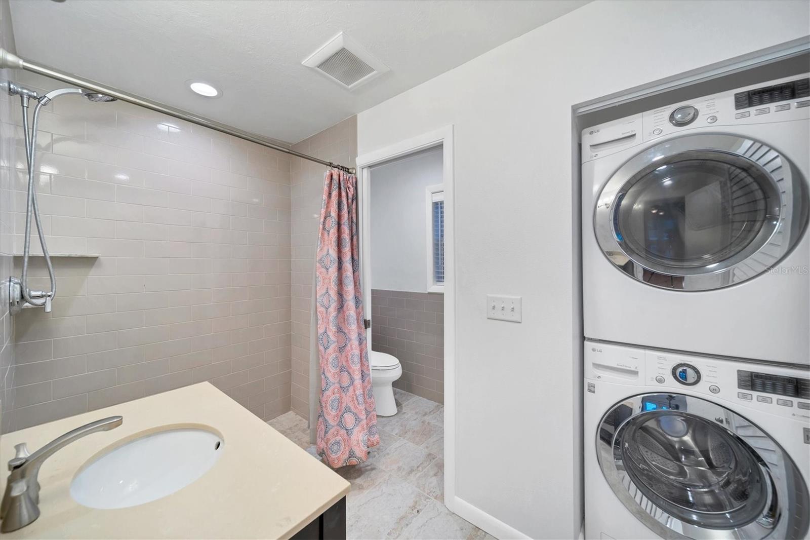 SOUTH VENEZIA PARK - Residential Lease