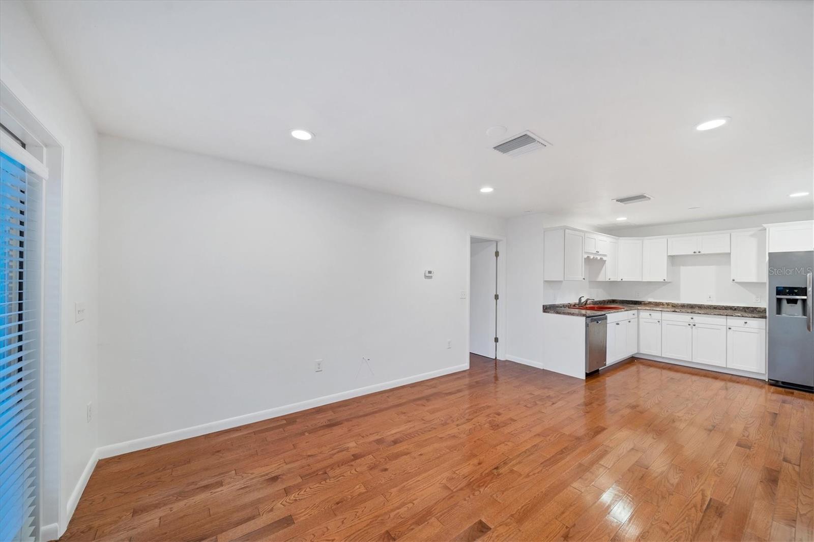 SOUTH VENEZIA PARK - Residential Lease