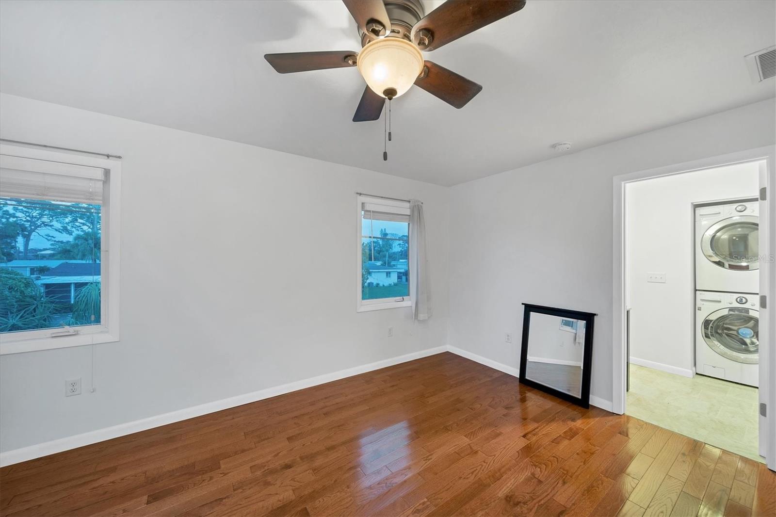 SOUTH VENEZIA PARK - Residential Lease