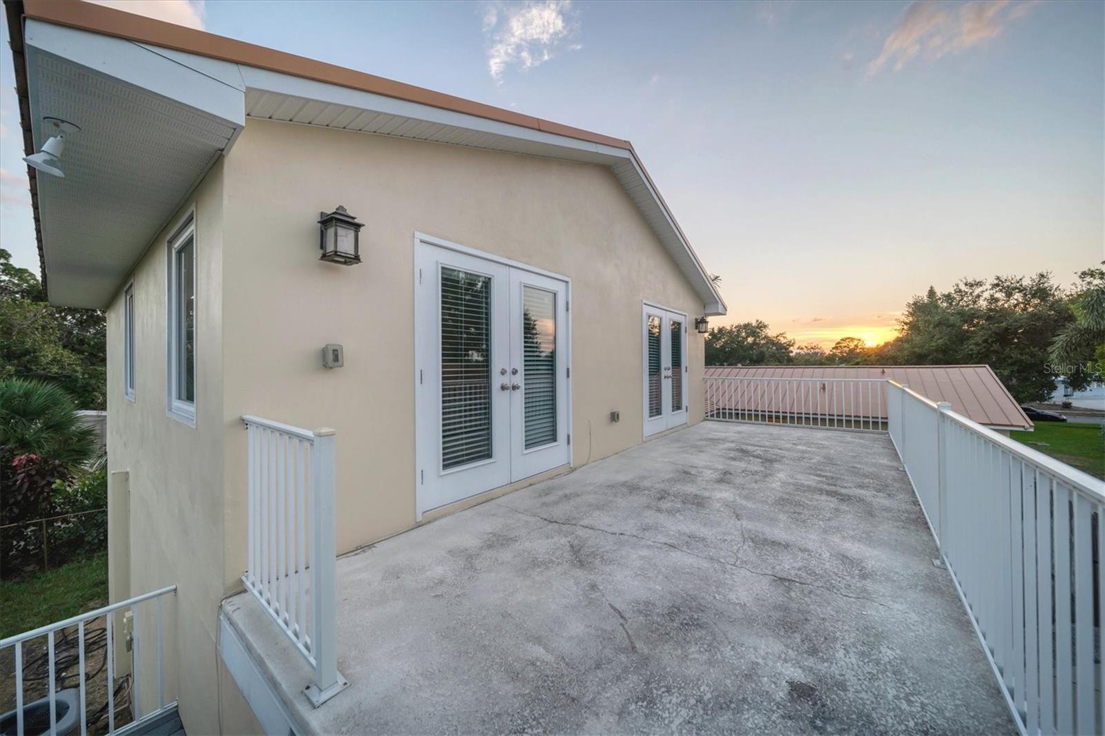 SOUTH VENEZIA PARK - Residential Lease