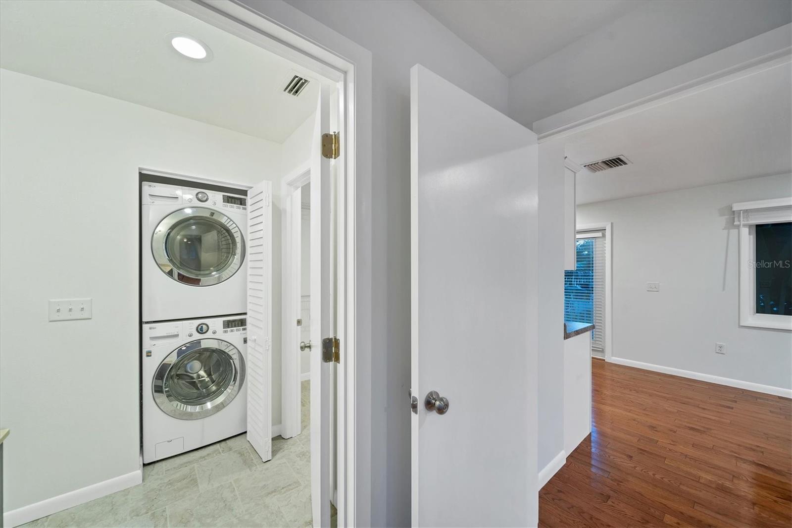 SOUTH VENEZIA PARK - Residential Lease