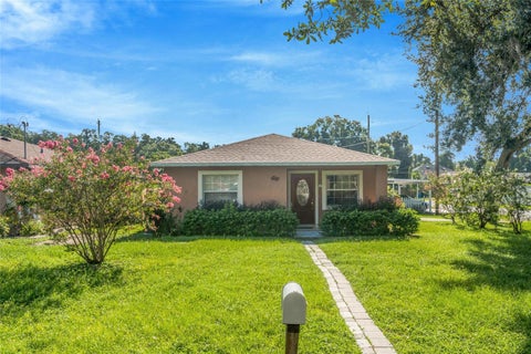 Photo of 8001 N Hubert Avenue, Tampa, FL 33614 (MLS # O6439612)