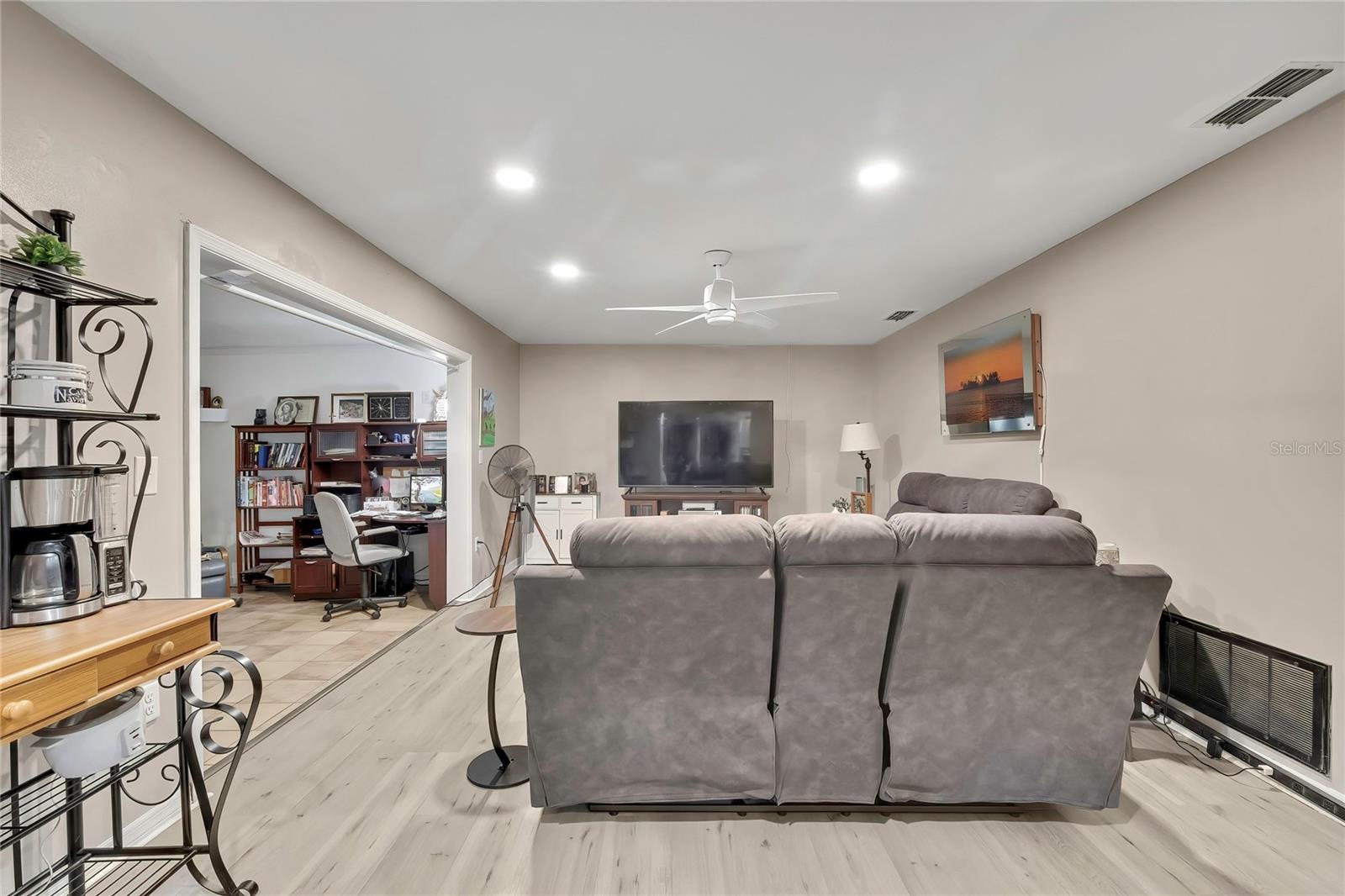 SPRING HILL - Residential