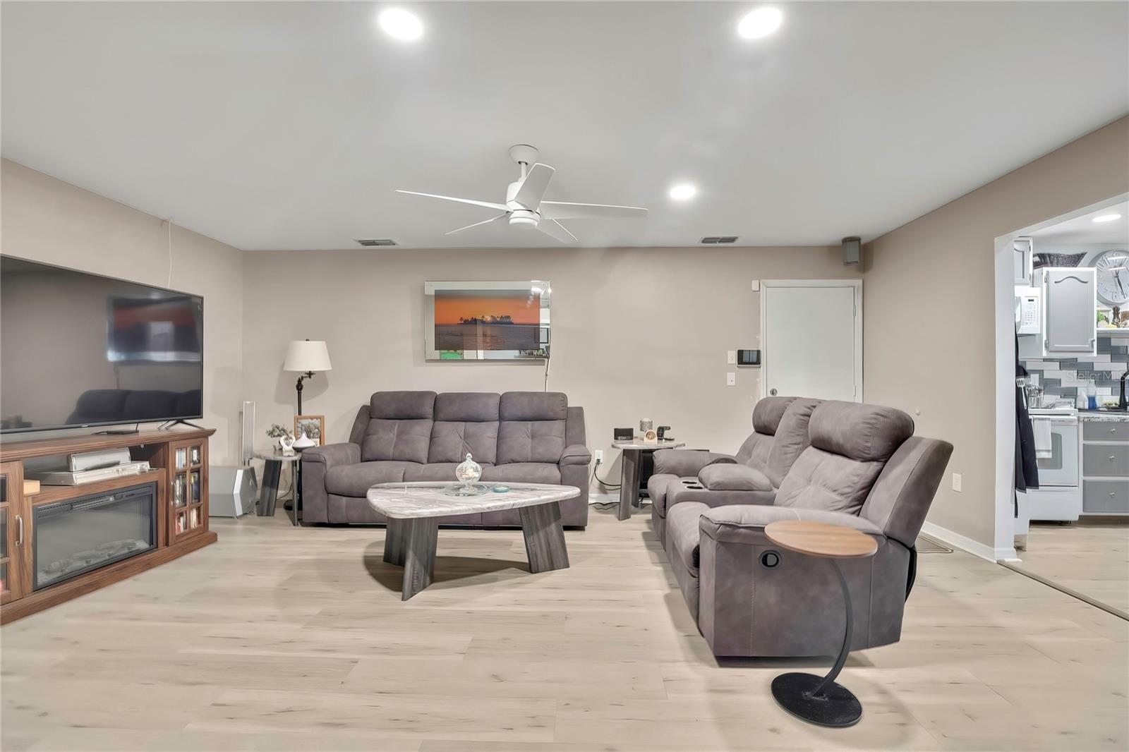 SPRING HILL - Residential