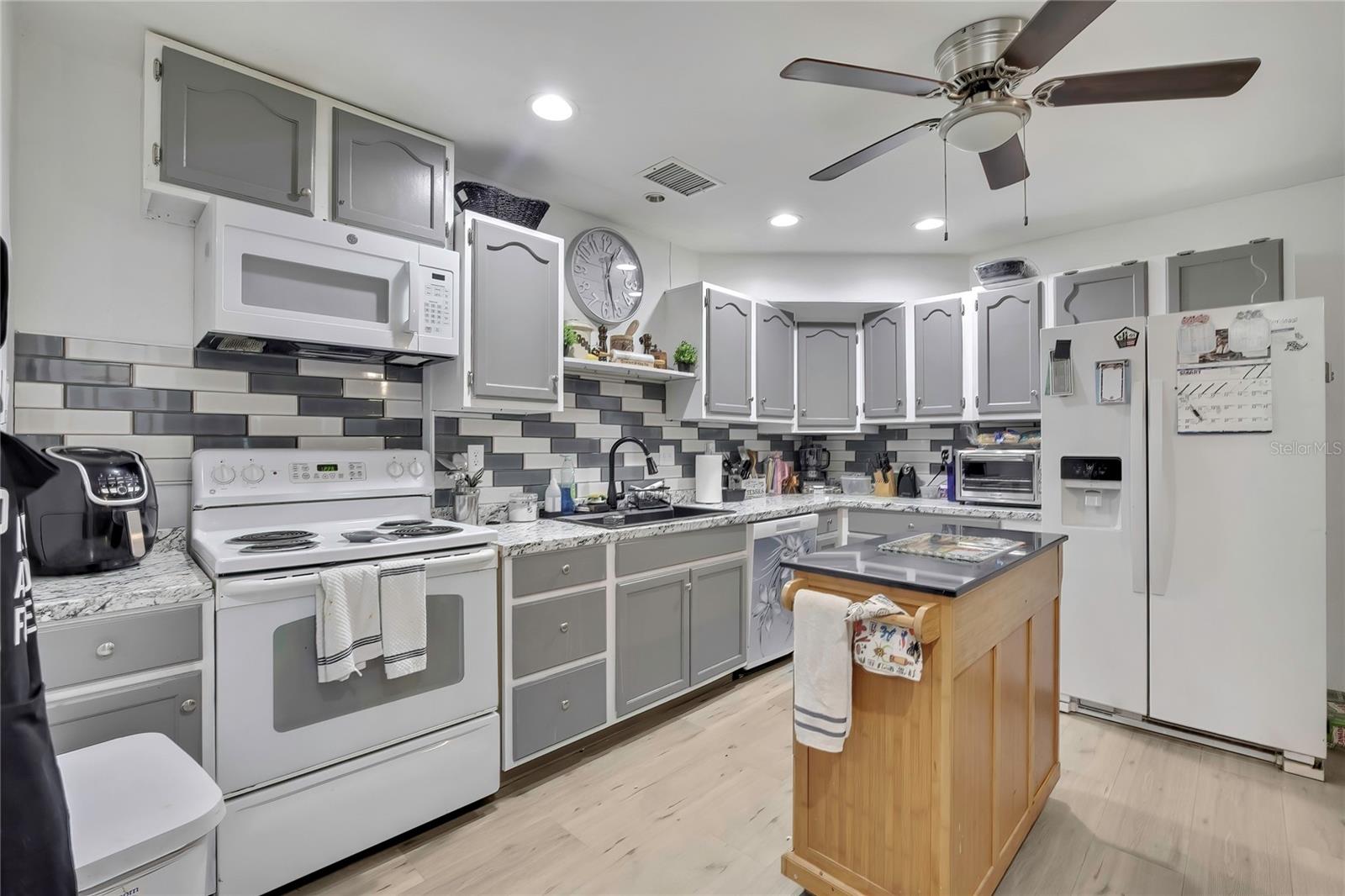 SPRING HILL - Residential